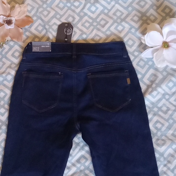 NWT dark wash jeans - Picture 4 of 11